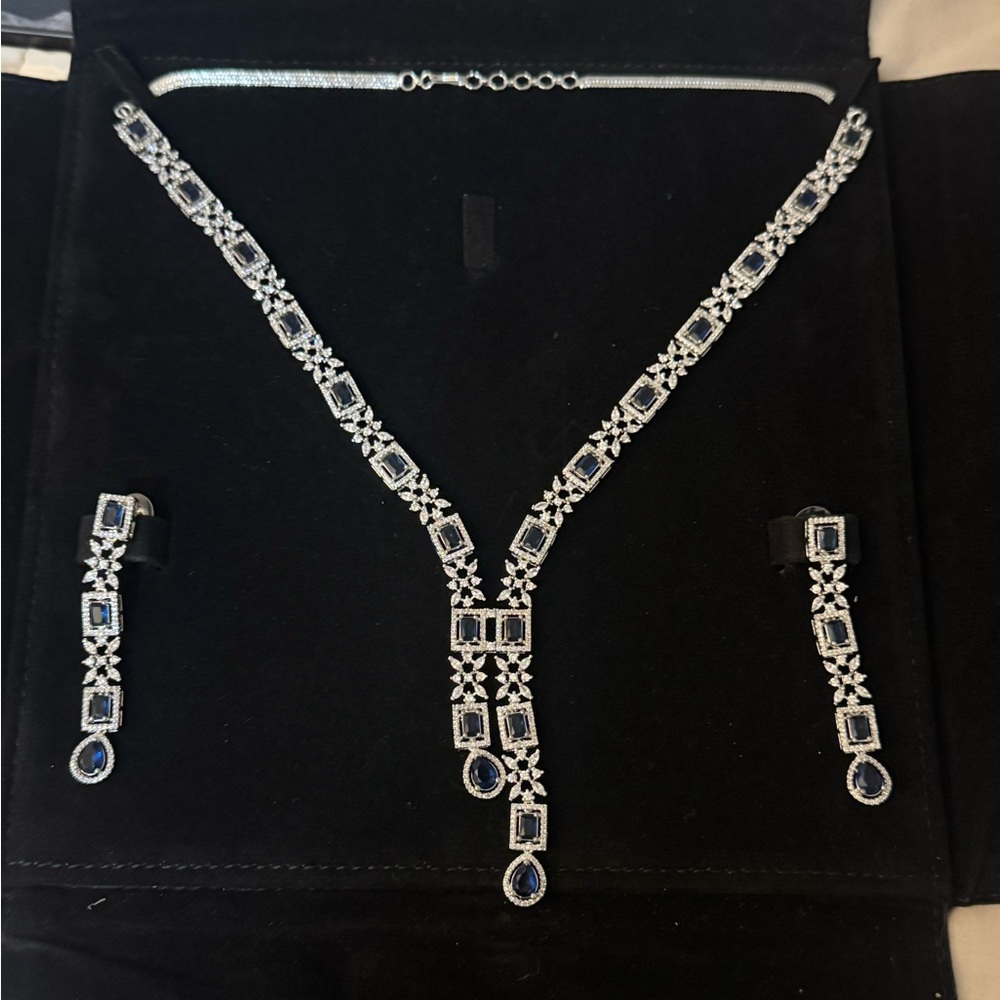 Stunning Wedding Crystal Silver Necklace and Earrings